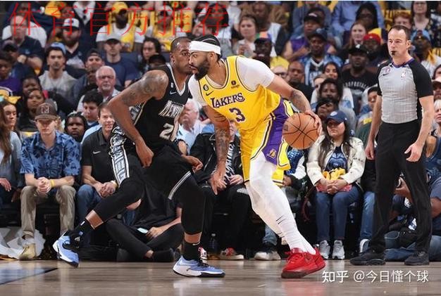 拿球砸头+技犯驱逐,如何看待狄龙和老詹的恩怨情仇? 拿球砸头+技犯驱逐,如何看待狄龙和老詹的恩怨情仇?